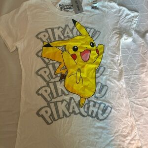 Hot Topic Vintage Pokémon Pikachu Graphic white Tee